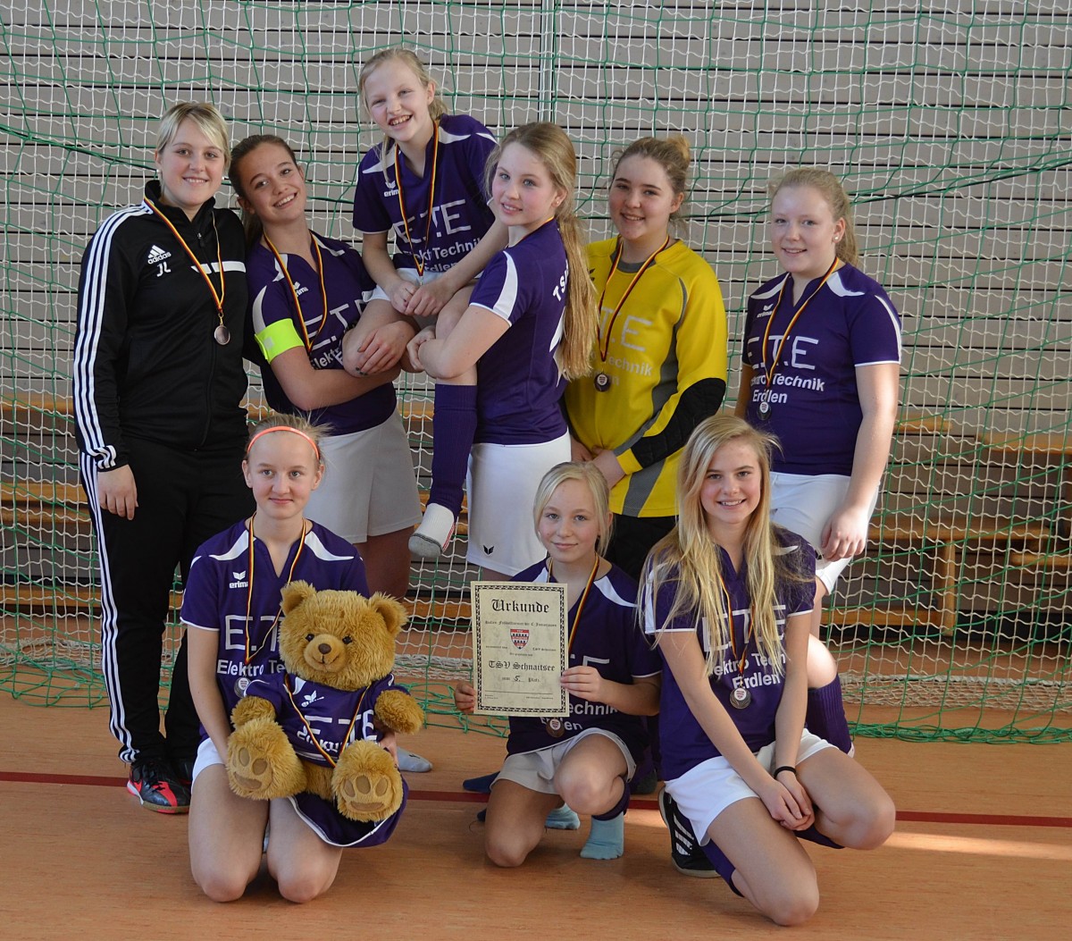 Erstmals fand in Schnaitsee auch ein Turnier für C-Juniorinnen statt. Das neue Schnaitseer Team mit Trainerin Jessica Lipold belegte am Ende den fünften Platz.